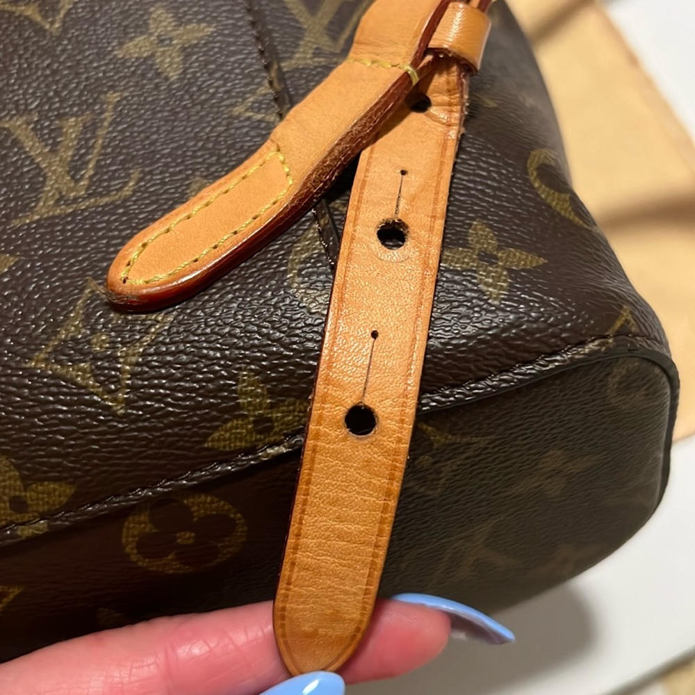 Louis Vuitton backpack - Picture 6 of 13